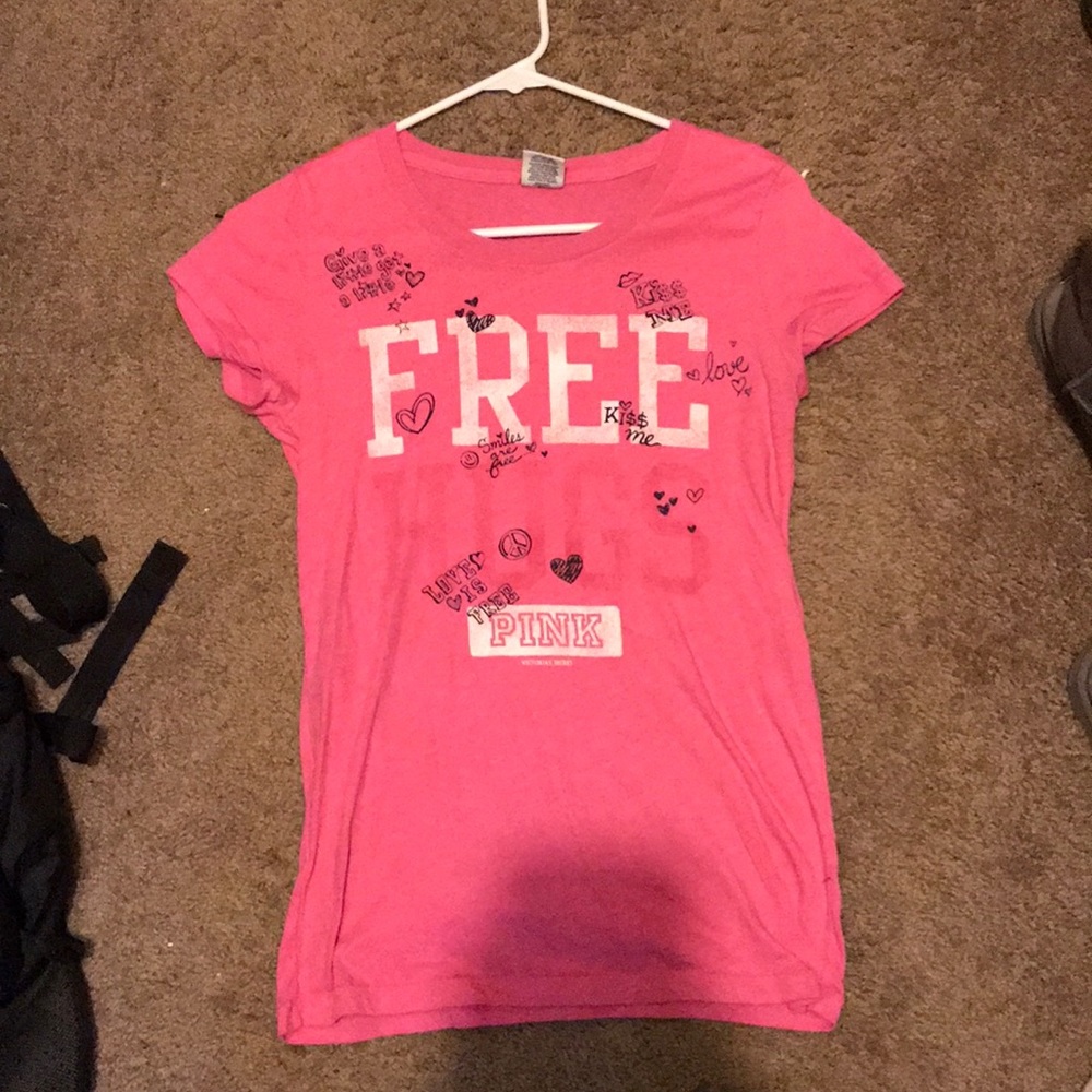 🆚VS Pink Free Hugs Vintage Tee